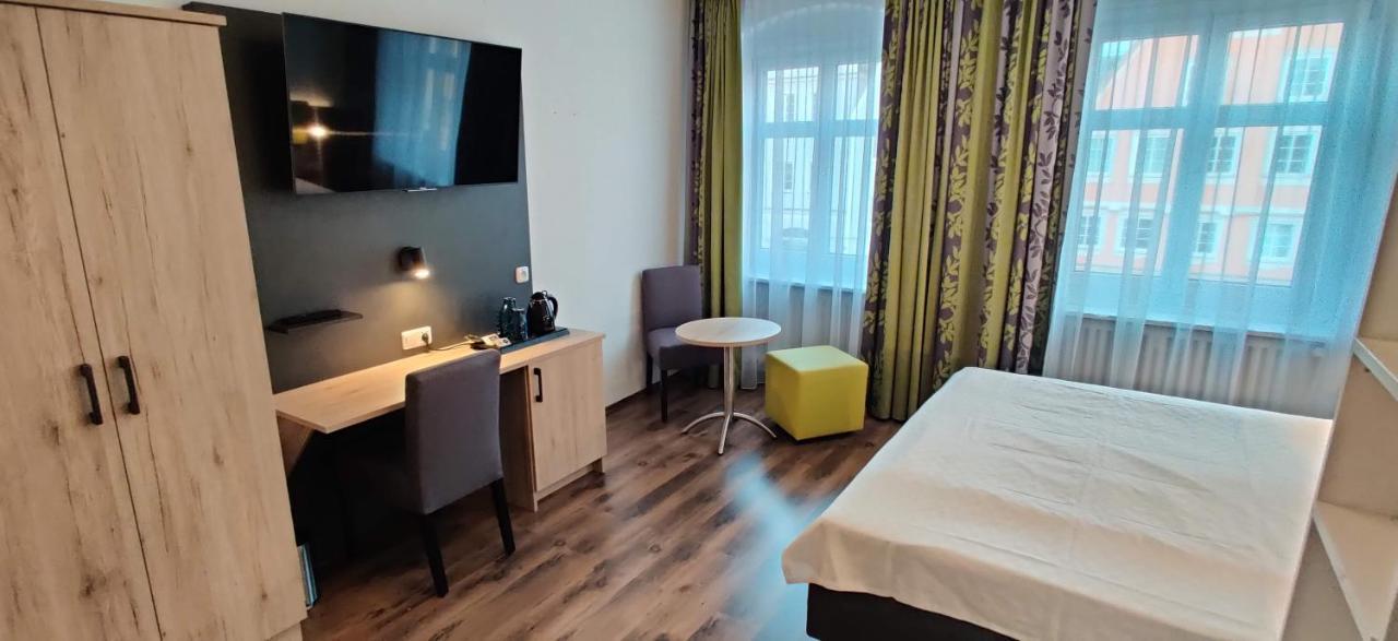 Hotel Goldene Traube Günzburg Eksteriør bilde